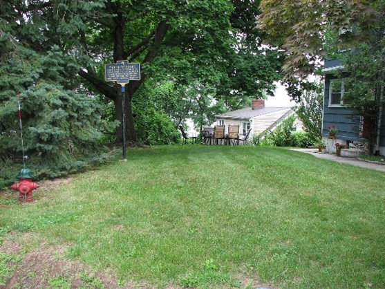 earth redoubt location